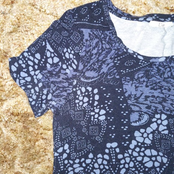 4/$20 | Dex Blue T-Shirt with asymmetric hem - Picture 3 of 6